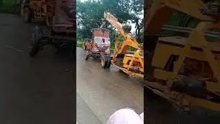 Accident Thane-Belapur road near McDonald Ghansoli,truck axle broken,no one injured,traffic on road