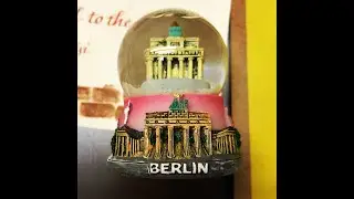 Snowdome of the Day: Berlin magnet