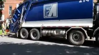MACK COE GARBAGE TRUCK TRASH PICK UP - VILLE ST LAURENT
