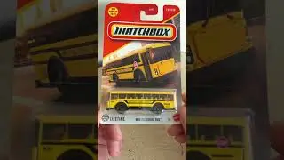 Matchbox 123/125 ￼ MBX EV￼ yellow School Bus