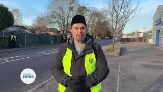 Ahmadi Muslims in Ash doing clean streets on the new year/#trendingvideo #mta #ama#germany#1996 #uk 