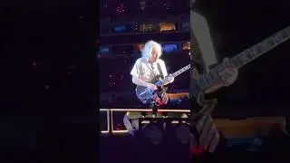 ANGUS YOUNG (4K) DOING HIS FAMOUS DUCK WALK NISSAN STADIUM 2025 #nissanstadium #acdc