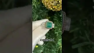 Gold Ring with Emerald and Beryl. Elegance and Natural Beauty #emerald #gold #gemstone #jewellery