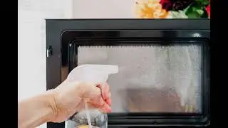 The Easiest Way to Clean Your Microwave With Vinegar