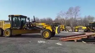 Погрузка грейдера John&nbsp;Deere на трал