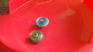 Combat Beyblade Metal Figth Kerbecks Capricorne vs Pegasis Vert