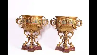 Ferdinand BARBEDIENNE (1810-1892) Paire de coupes en bronze &agrave; d&eacute;cor de frise en &eacute;maux cloisonn&eacute;s.