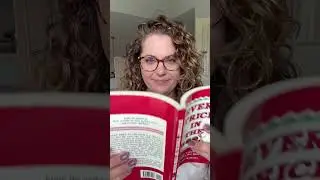 Read any good books lately? 📖 #bookworm #sewing #quilting