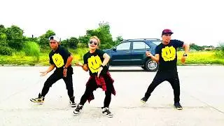 Mayores Becky G ft. Bad Bunny / CoolBomb / Jake Garcia