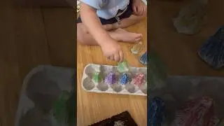 Learn to recognize colors just with used egg cartons #activity #kidsactivities #youtubeshorts