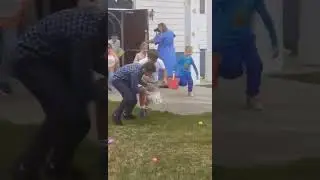 Happy Easter 2024, собираем яйца (вертикальное видео)