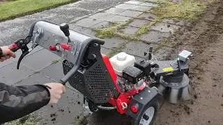 Kersten K1500 Weedbrush removing slip hazard