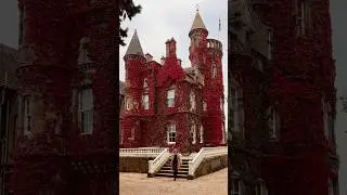If castles had seasonal wardrobes, Carlowrie Castle in autumn would win best dressed, I am sure.