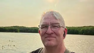 Hike around Pickerel Lake in Michigan