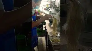HOW TO MAKE KOLO MEE IN MIRI -TAUKEY STALL KOLOK MEE - NON- HALAL / CITI HOTEL MIRI