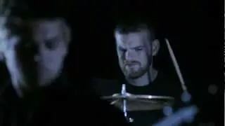 Von Voin Strum - Shiver Roses