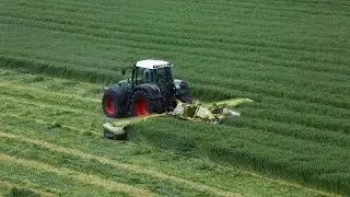 Lohnunternehmen Altenweger beim mähen 2016 mit Fendt Vario 926 und Claas Disco Duo 9400