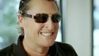 Barry Hay in Eyewish Groeneveld commercial (2010)