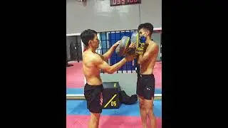 ជាម អាដាំ Jeam Adam🥶 shares high kick techniques to crush opponents to foreign players, really good