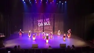 Moving Stars: Powergirlzz optreden Shell We Dance