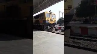 Powerful EMD WDG 4D Locomotive🔥 | INDIAN RAILWAYS #shorts #youtubeshorts #youtubeshortsvideos #viral