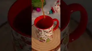 Cozy mugs & holiday magic! How do you spice up your festive drinks?