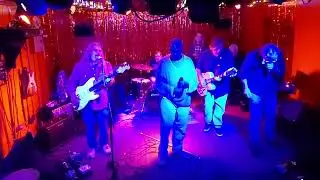 16 Blues With a Feeling
