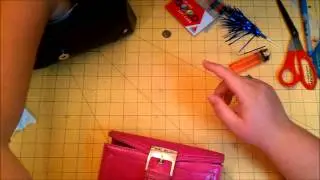 What's In My Purse! VR To Natasha Hensel