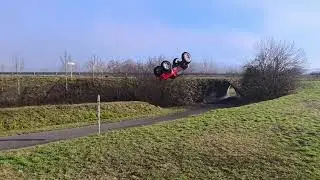 ce bon vieux cen reeper tjr aussi fun VIVE UN V2 !!