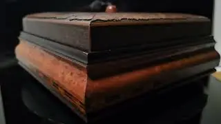 Elegant Inlaid Exotic Burl Woods Box With Lid