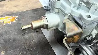 Компания Quadrajet Power LLC демонстрирует двигатель Ford Quadrajet для модели 429 Cobra Jet.