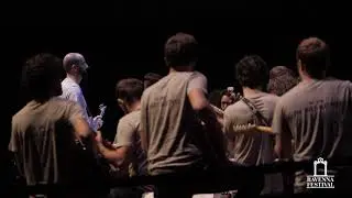 Le 100 chitarre elettriche in concerto: In a blink of a night