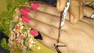 Classy Finger Mehndi Look