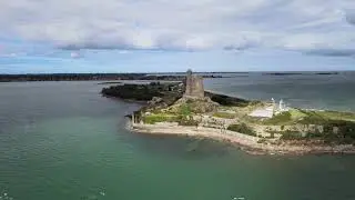 Tour Vauban de La Hougue (Saint-Vaast-la-Hougue) 4K UHD , vu du ciel avec DJI Mavic Air 2