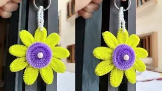 Pipe cleaner flower 🌼 keychein || Pipe cleaner craft || fuzzy wire flowers making #viral