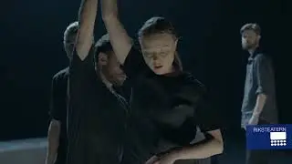 pianotopografier &ndash; R&ouml;relsepoesi av Kenneth Kvarnstr&ouml;m & fyra briljanta dansare