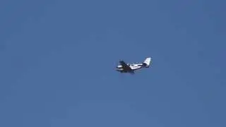 Baron, N7873L flying over khwy 040613