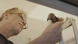 Roto Scherentreppe Ecco - Teleskophandlauf anbringen