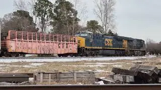 CSX train M58301 heads North with a very short train