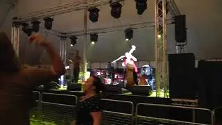Skimmity Hitchers - i'm walking on  Moonshine - Great Dorset Steam Fair  England  2017