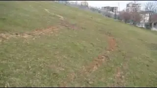 Трещины в земле на Центральном пляже Черноморска