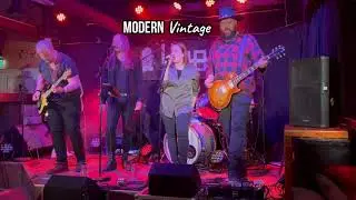Twenty One Pilots - Jumpsuit (Cover by Modern Vintage) Live at Uh&oslash;rt, Oslo 09.04.23