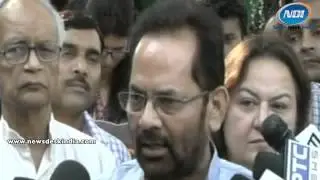 BJP delegation meet EC against the personal attack on Modi: Naqvi