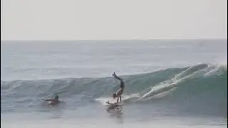 handstand surfing. #shorts #mexico #surfersofmexico