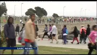 Capetonians brave chilly day to help feed hungry children