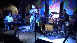 Jazzcarate Latin Trio - Caravan  (usar audifonos, sonido ambiental)