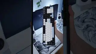 This 100% keyboard has a screen and a knob (Aula F108 Pro)