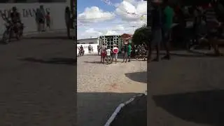 Pared&atilde;o ze motos