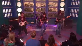 Drake & Josh (GH) - Drake & His Band Perform &ldquo;Hollywood Girl&rdquo; On MTV&rsquo;s TRL
