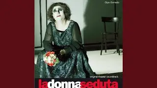 La donna seduta